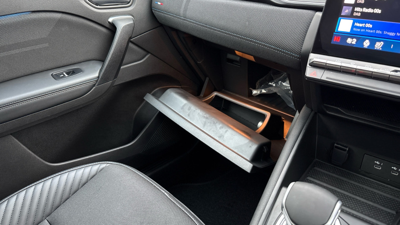 Renault Symbioz 1.6 E-Tech FHEV 145 Iconic Esprit Alpine 5dr Auto Hybrid Estate